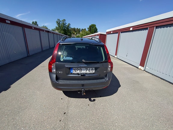 Volvo V50 2 of 5