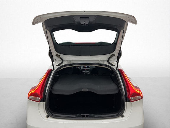 Volvo V40 27 of 30
