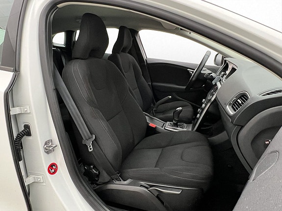 Volvo V40 24 of 30