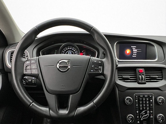 Volvo V40 13 of 30