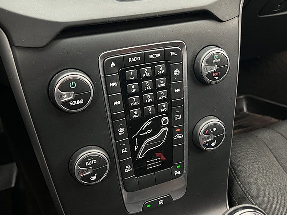 Volvo V40 23 of 30