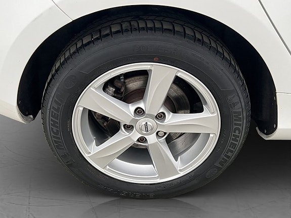 Volvo V40 30 of 30