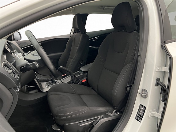 Volvo V40 11 of 30