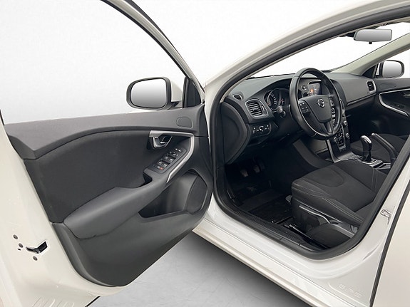 Volvo V40 10 of 30