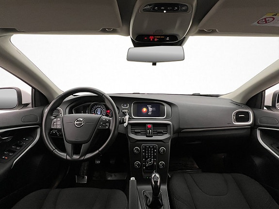 Volvo V40 12 of 30