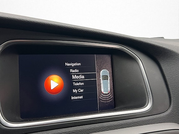 Volvo V40 20 of 30