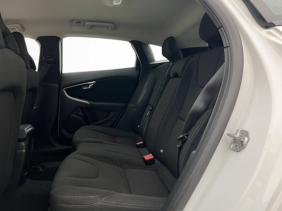 Volvo V40 26 of 30