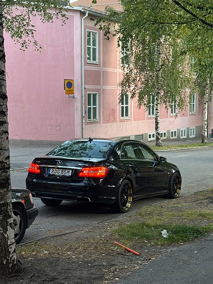 Mercedes-Benz E 63 AMG