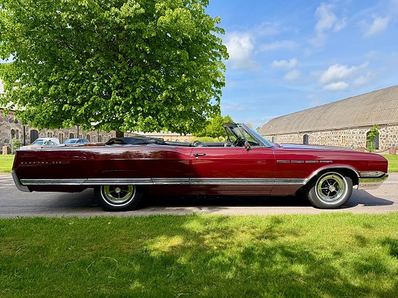 Buick Electra 4 of 27