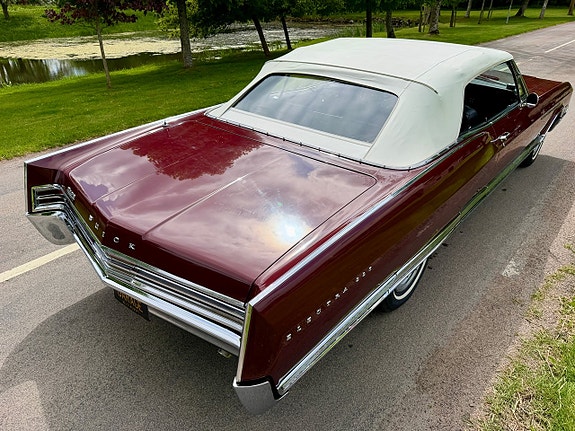 Buick Electra 14 of 27