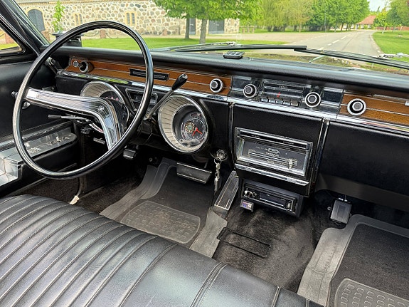 Buick Electra 19 of 27