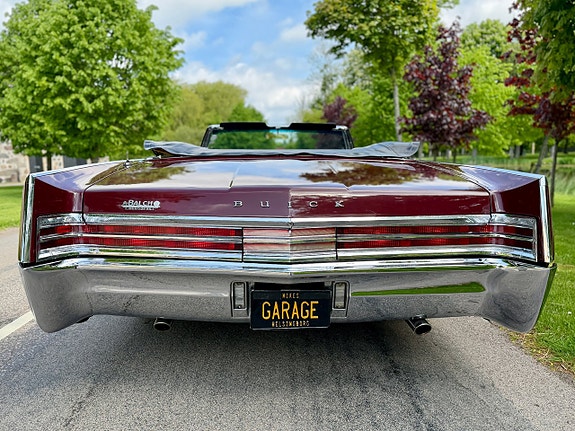 Buick Electra 2 of 27