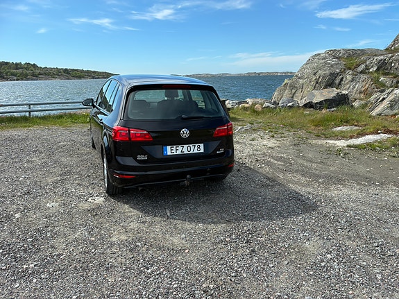Volkswagen Golf Sportsvan 2 of 2