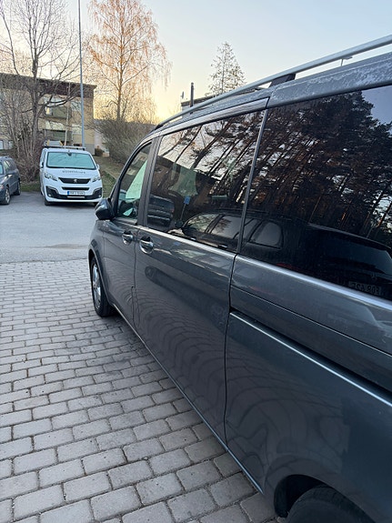 Mercedes-Benz V250 d 3 of 5