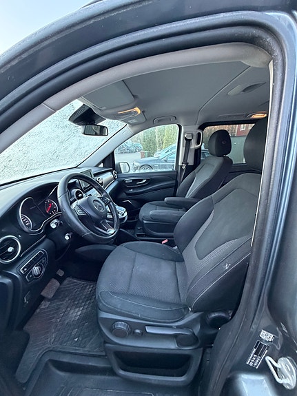 Mercedes-Benz V250 d 4 of 5