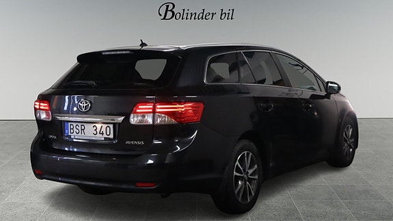 Toyota Avensis 4 of 5