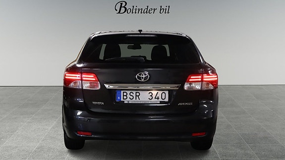 Toyota Avensis 5 of 5