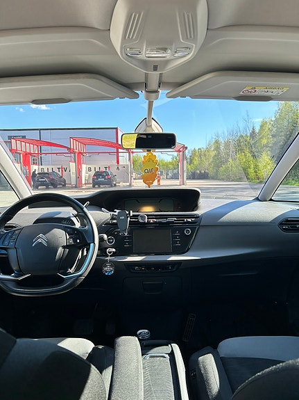 Citroen C4 Picasso 10 of 13