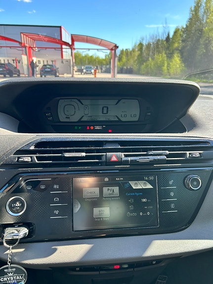 Citroen C4 Picasso 6 of 13