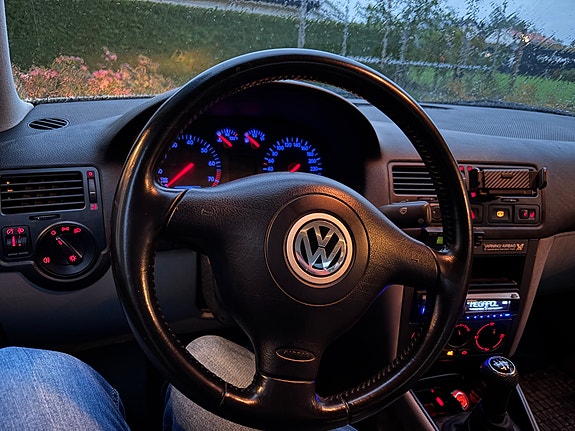 Volkswagen Bora 2 of 6