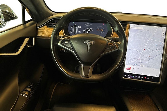 Tesla Model S 14 of 25