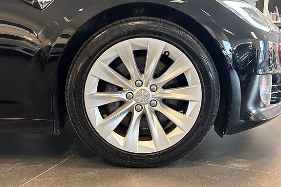 Tesla Model S 10 of 25