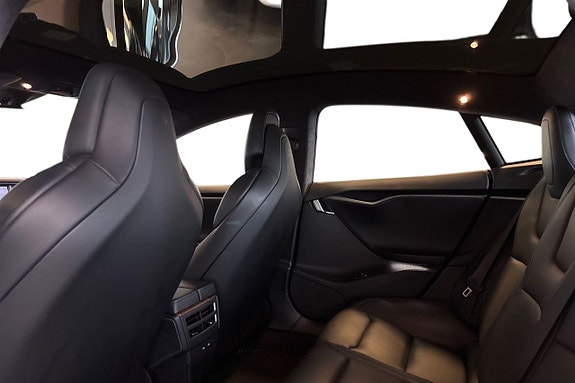 Tesla Model S 22 of 25