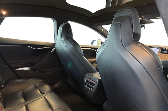 Tesla Model S 21 of 25