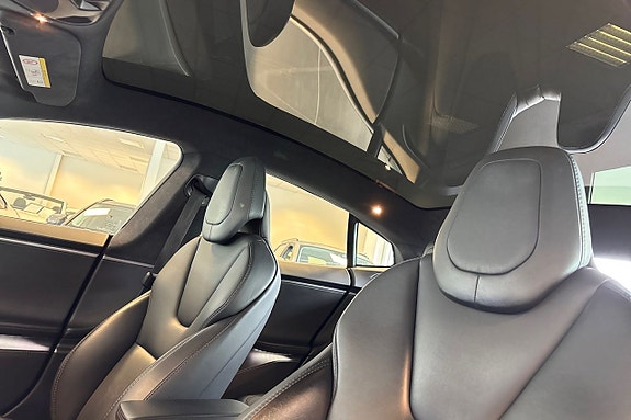 Tesla Model S 20 of 25