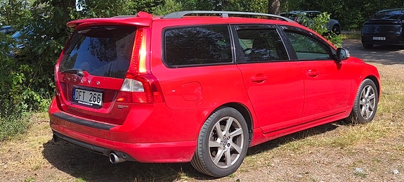 Volvo V70 3 of 5