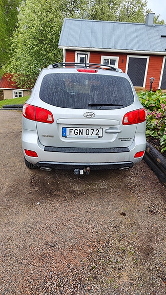 Hyundai Santa Fe 2 of 4