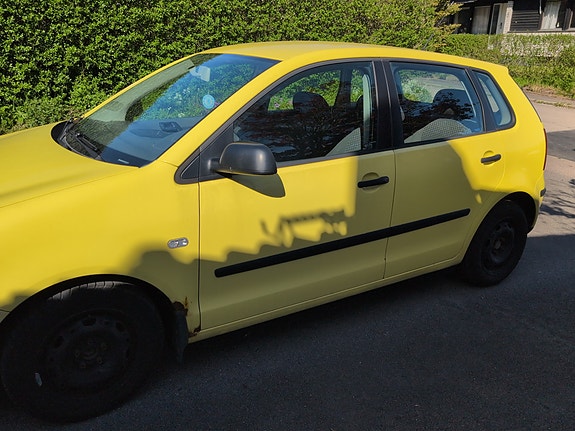 Volkswagen Polo 2 of 4
