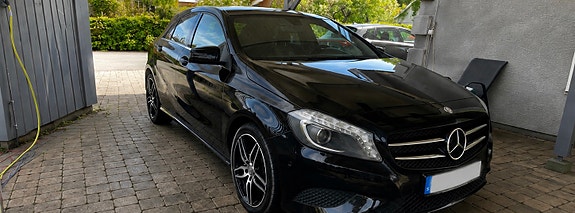 Mercedes-Benz A200 2 of 3