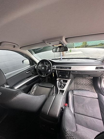BMW 320d 8 of 12