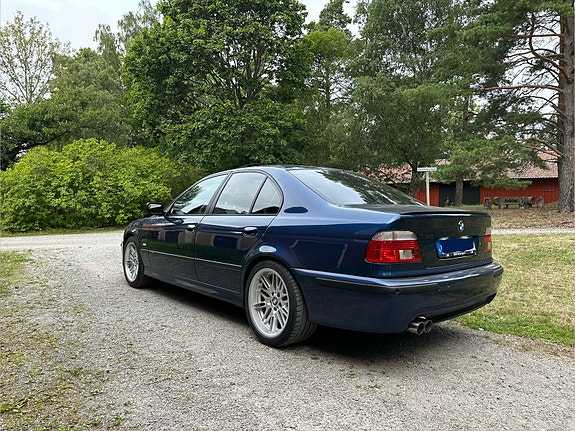 BMW 540i 3 of 25