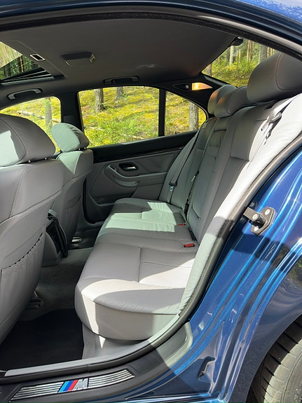 BMW 540i 11 of 25