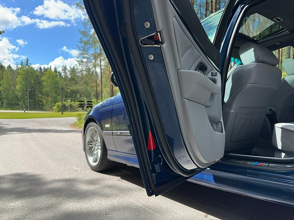 BMW 540i 9 of 25