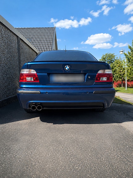 BMW 540i 3 of 5