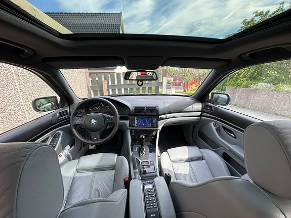 BMW 540i 13 of 25