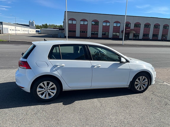 Volkswagen Golf VII 21 of 22