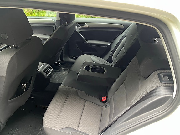 Volkswagen Golf VII 14 of 22