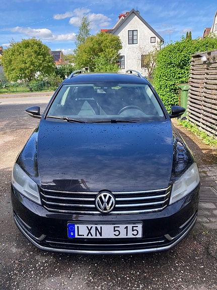 Volkswagen Passat 2 of 5
