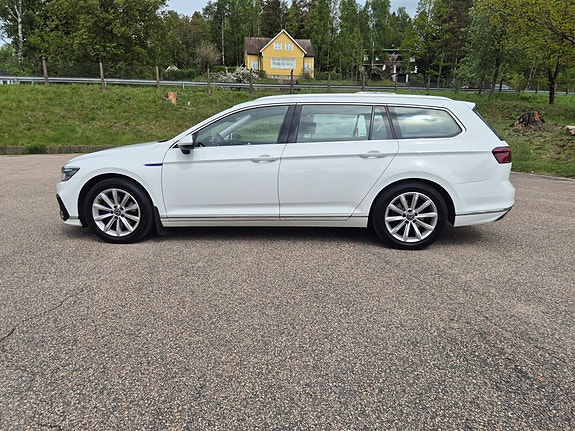 Volkswagen Passat 3 of 5