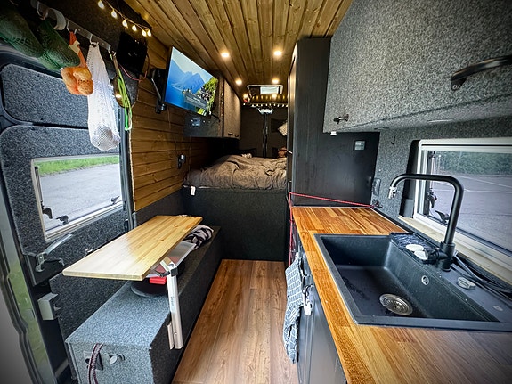 Citroen Jumper 2018/2019 L4H3 Campervan Husbil 12V och 230V 2 of 24