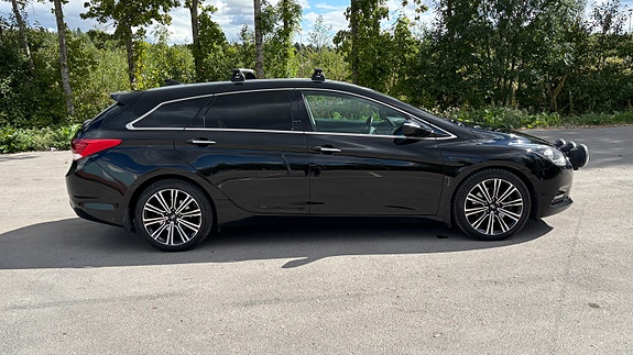Hyundai i40 2 of 30