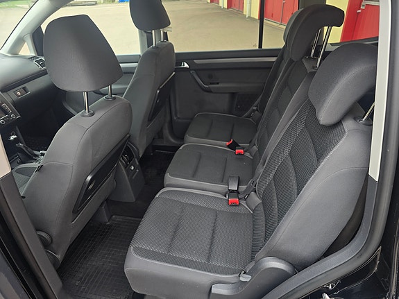 Volkswagen Touran 4 of 5