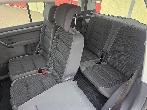Volkswagen Touran 5 of 5