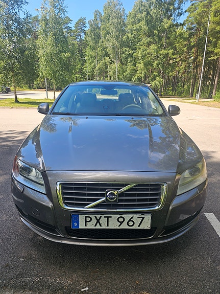 Volvo S80 3 of 5