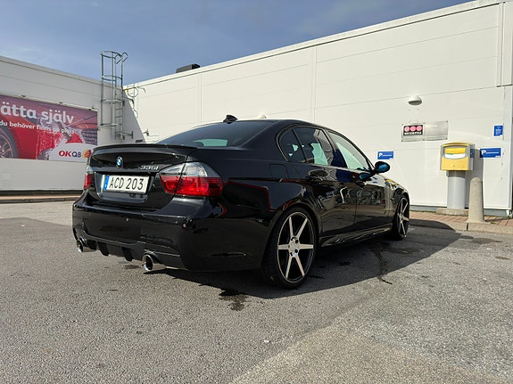 BMW 335i 2 of 7
