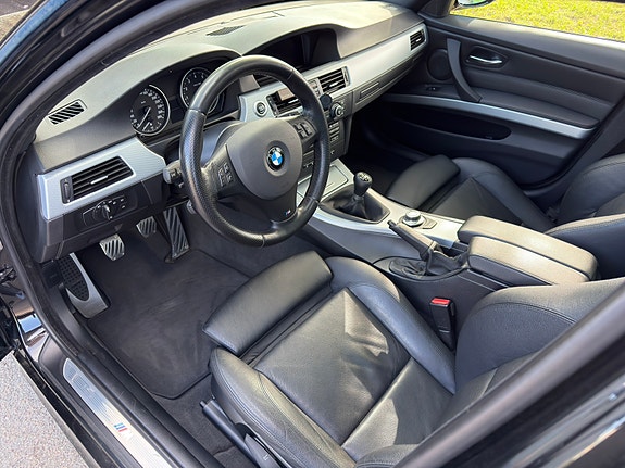 BMW 335i 5 of 7